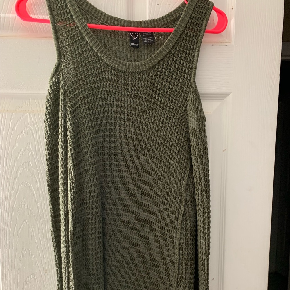 Cold shoulder knitted sweater